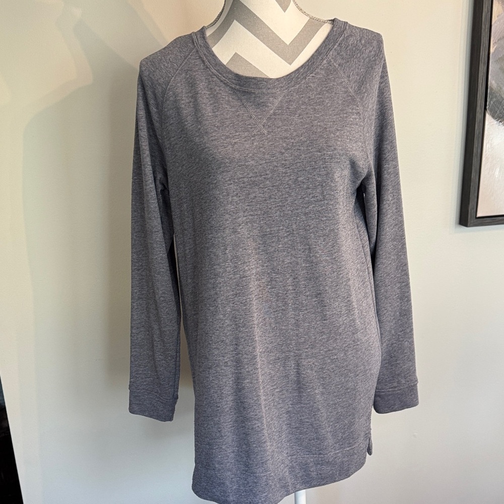 Old Navy Women’s Long Sleeve Crewneck Tunic Top - Gray